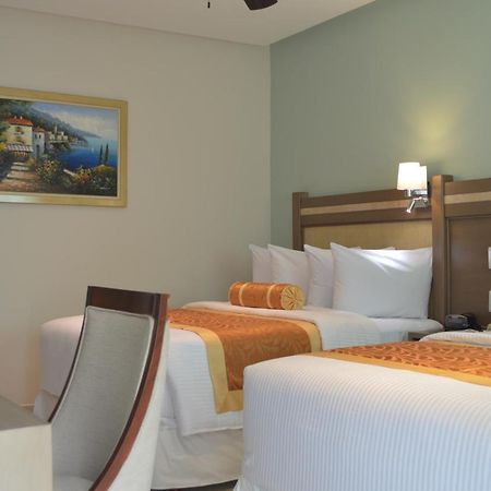 Hotel Villa Magna Poza Rica Buitenkant foto
