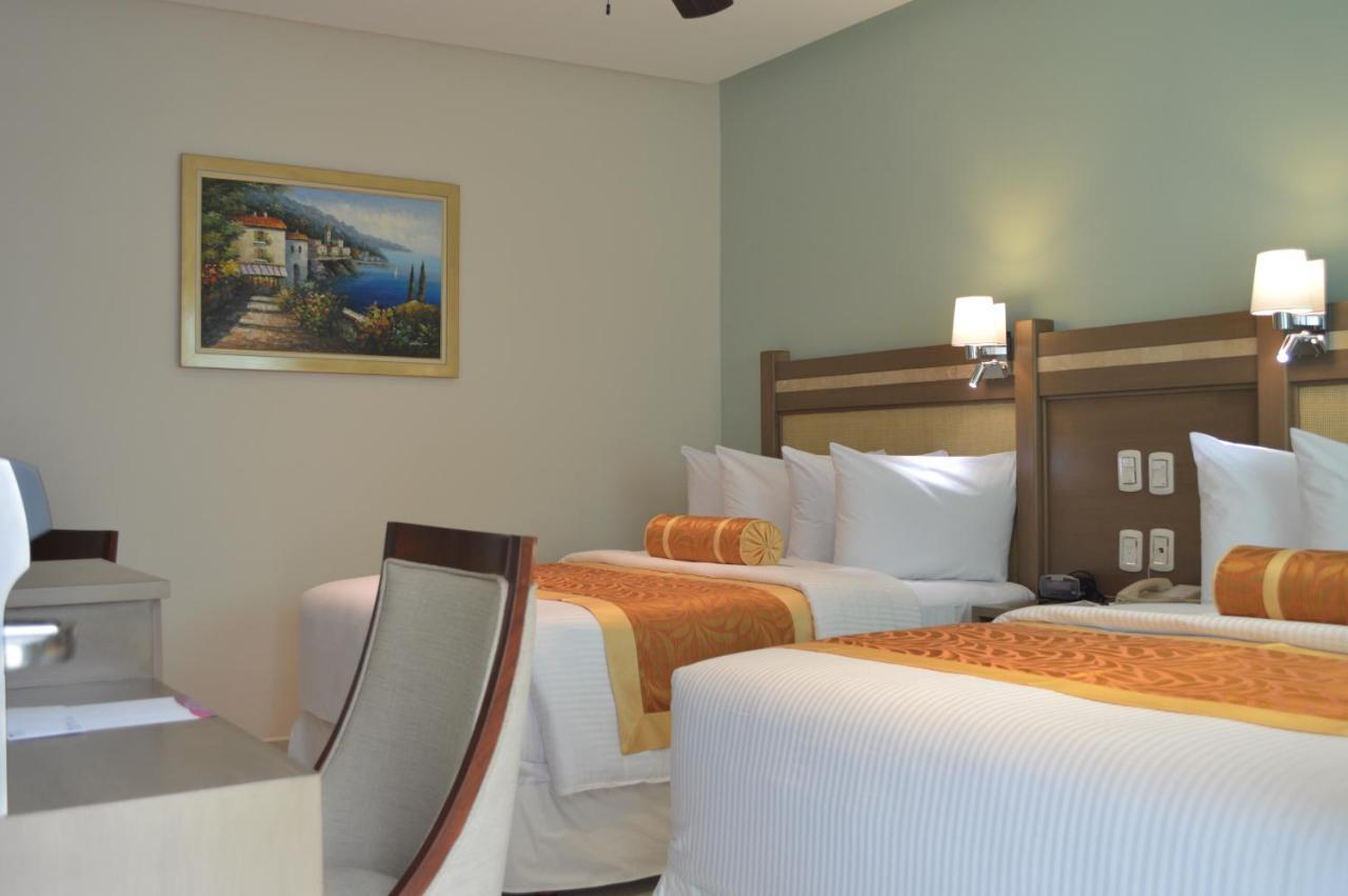 Hotel Villa Magna Poza Rica Buitenkant foto