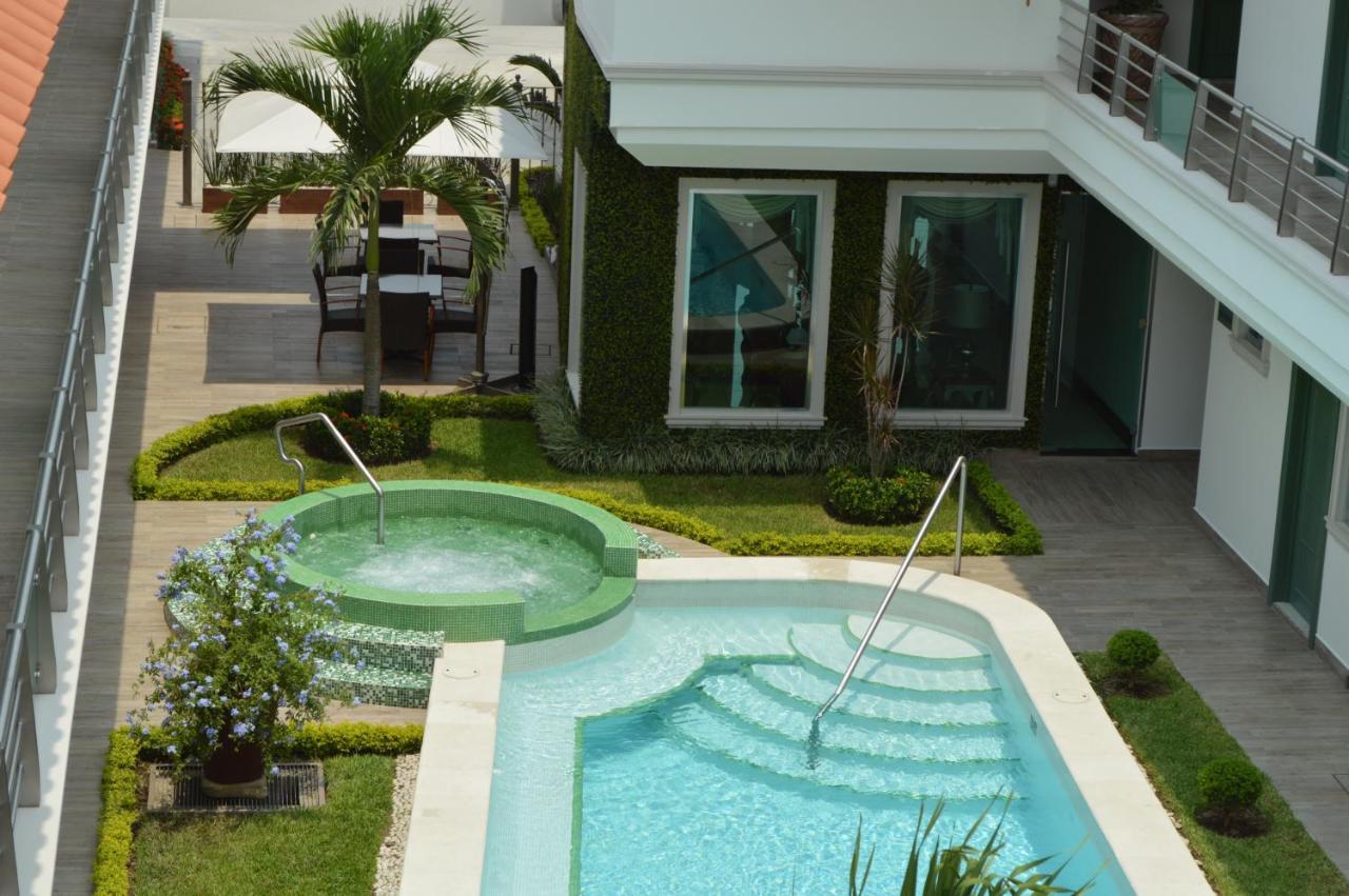 Hotel Villa Magna Poza Rica Buitenkant foto