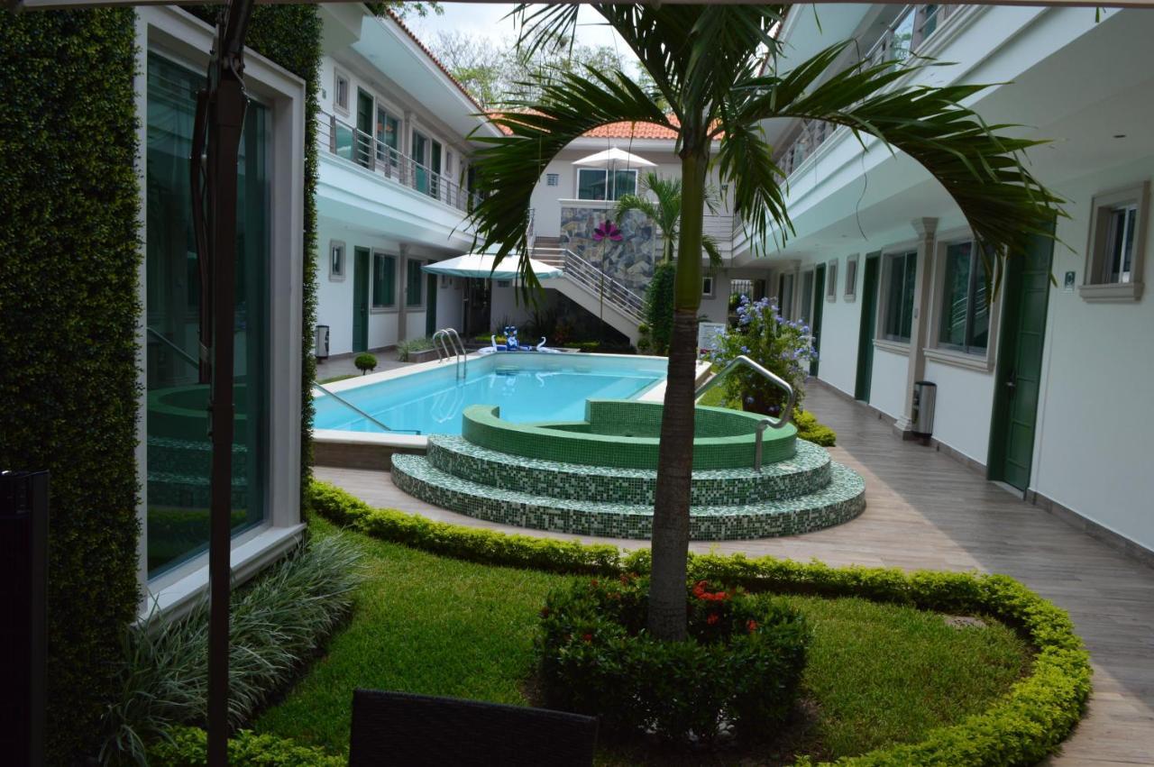 Hotel Villa Magna Poza Rica Buitenkant foto